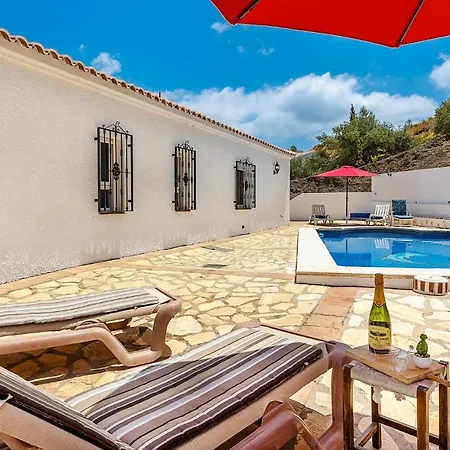 3 Bedroom Amazing In Holiday home