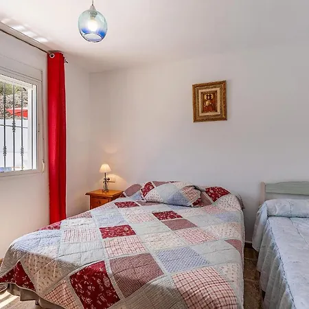 3 Bedroom Amazing In Holiday home