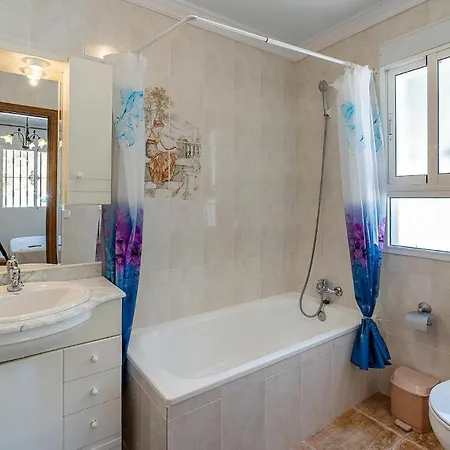 3 Bedroom Amazing In Holiday home Archez